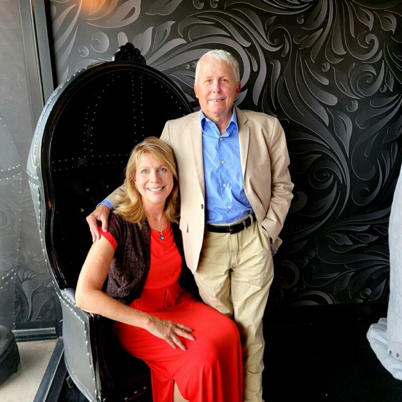 Elaine and Scott Harris of the Vino Las Vegas Wine Club